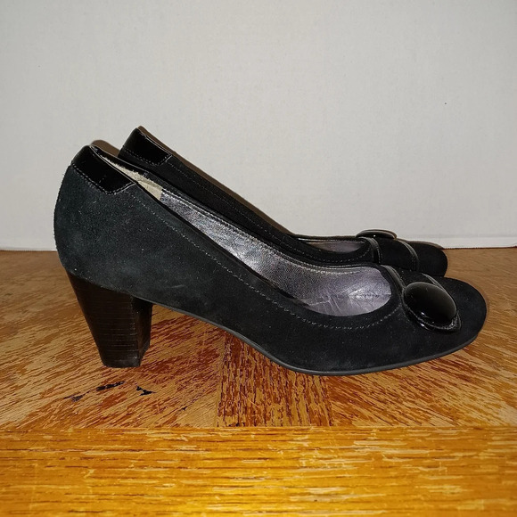 Ecco Hanna Button Black Suede Pumps Heels Slip On Casual Women Shoe size 40 -US - Picture 3 of 10